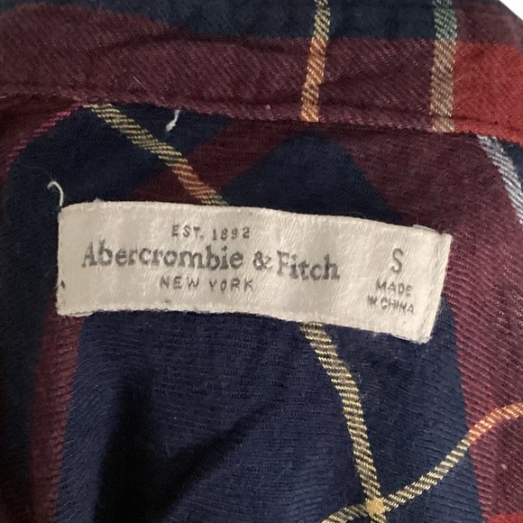 Abercrombie & Fitch Small Navy and Red Plaid Button Up Collared Shirt - Picture 9 of 10